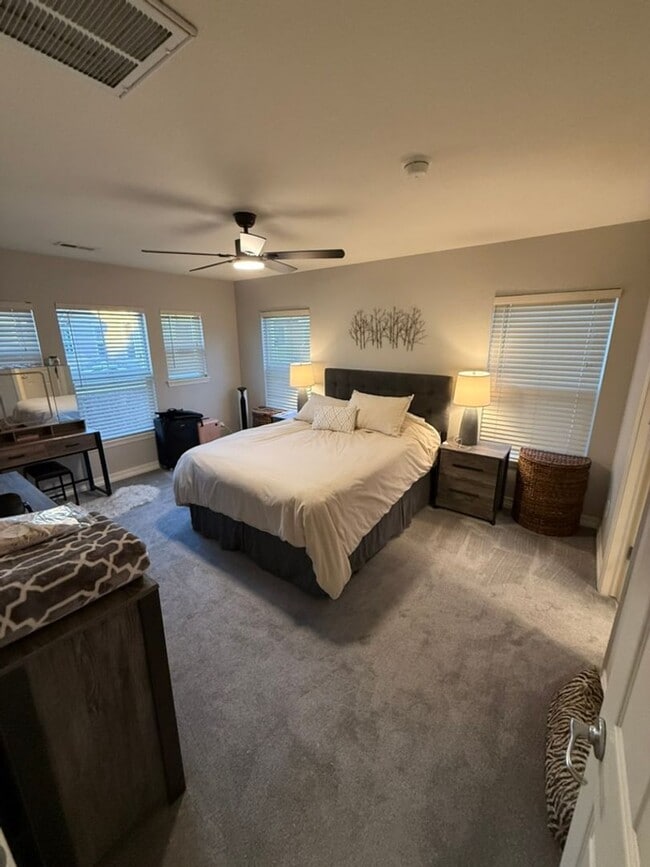 Building Photo - Beautiful 2 bed 2 bath Condo in Meridian!