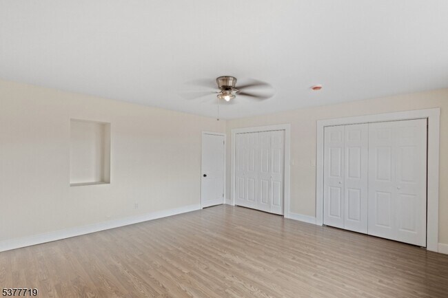 Building Photo - 86 Farnham Ave