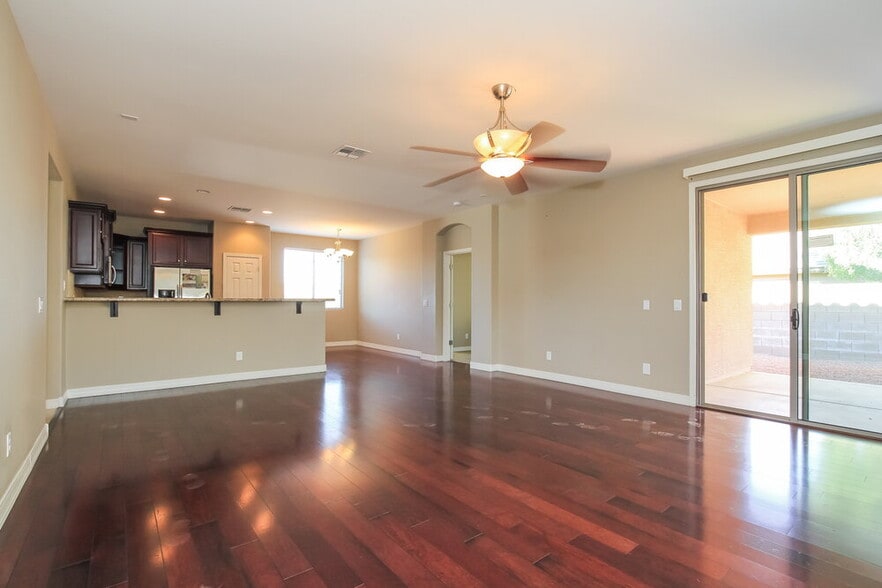 Building Photo - 2534 W Beverly Rd.