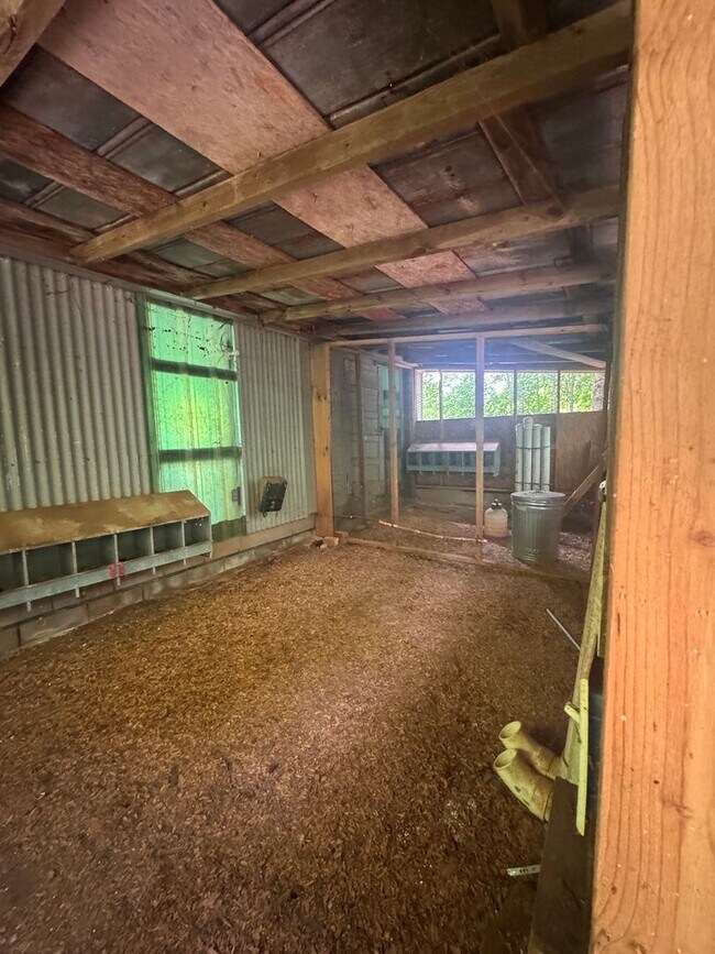 Building Photo - Spacious Brick Ranch on 3 Private Acres in Commerce