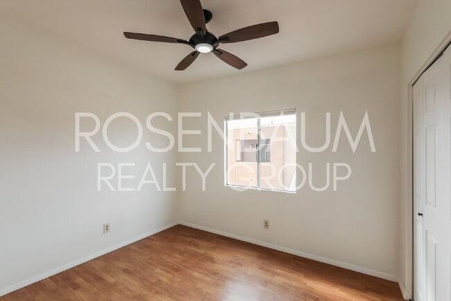 Building Photo - 1810 E Blacklidge Dr