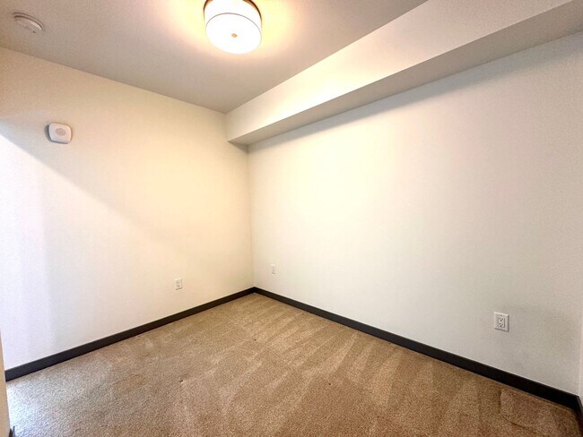 Building Photo - 1bd/1ba Kirkland Condo