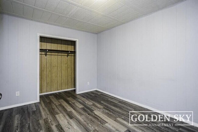 Building Photo - 1223 S Franklin St