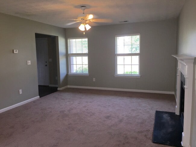 Building Photo - Ola schools 4 bedrooms 2.5 baths on large level lot