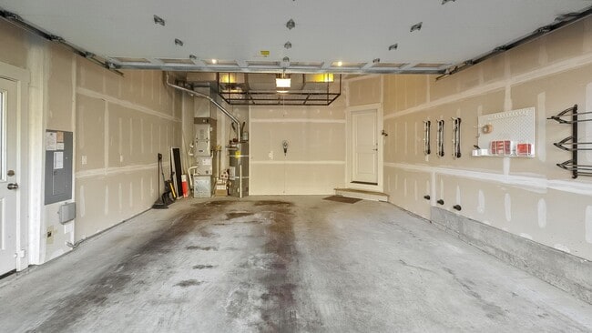 Building Photo - Stylish 4 Bedroom Layout with Office and Bonus Room