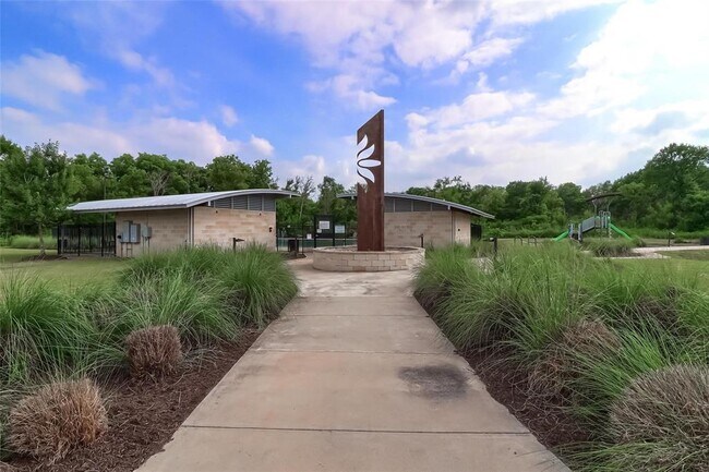 Building Photo - 5204 Bonneville Bend