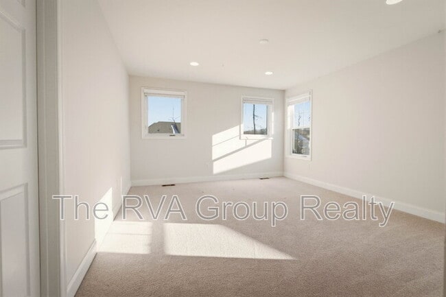 Building Photo - 5025 Rivermere Ln