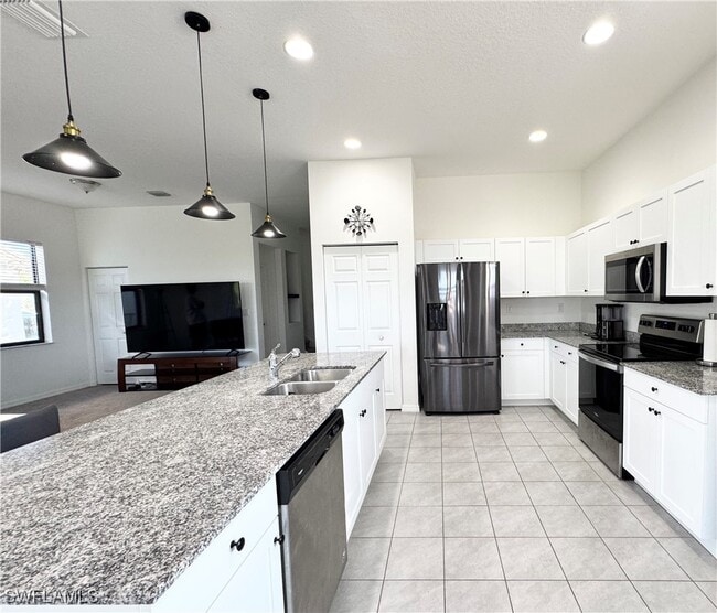 Building Photo - 5535 Cassidy Ln