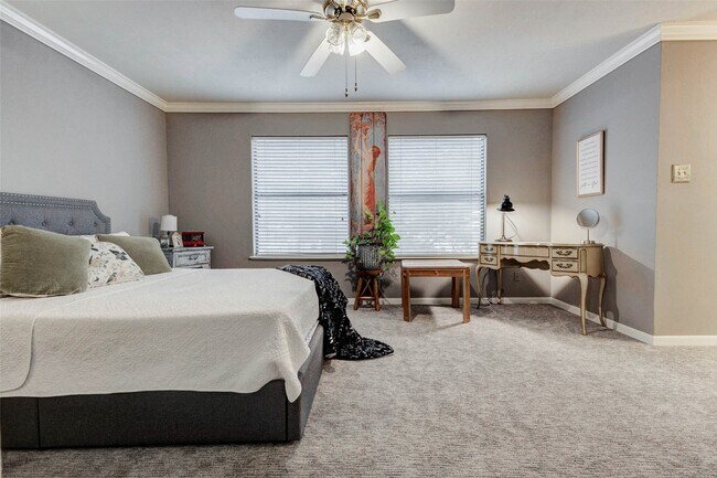 Building Photo - 202 Old Bridge Lake St