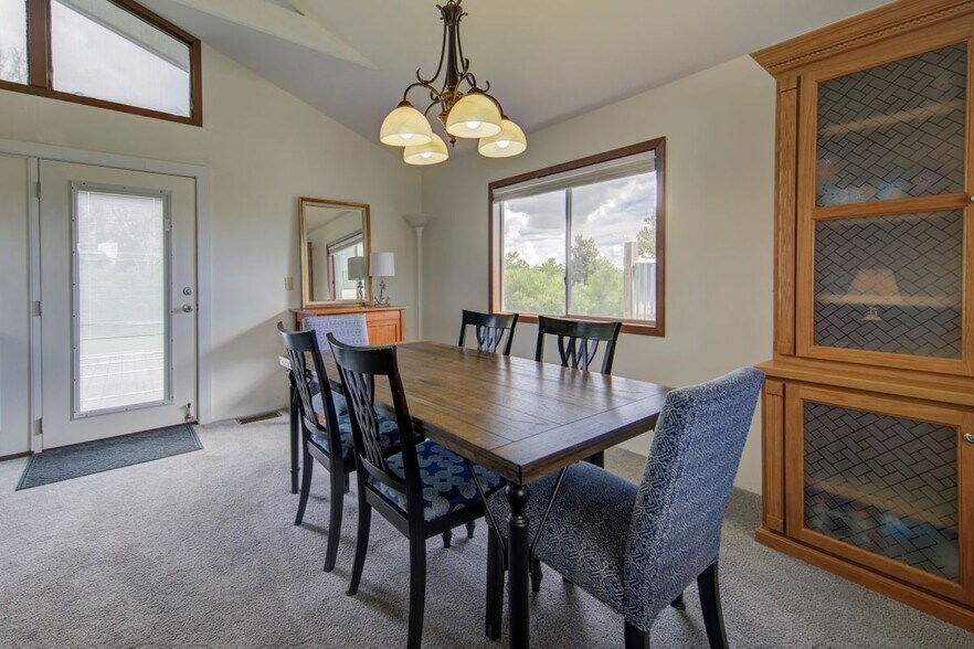 Building Photo - 404 Colorado Dr