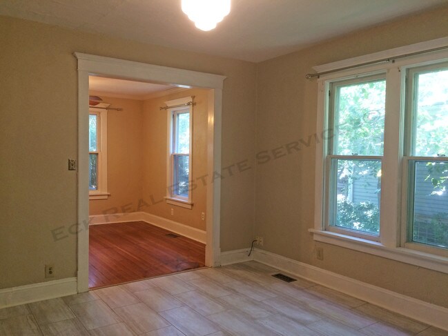 Building Photo - 729 Missouri St