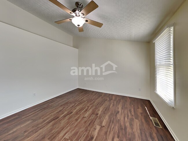 Building Photo - 5232 Dietrich Ave
