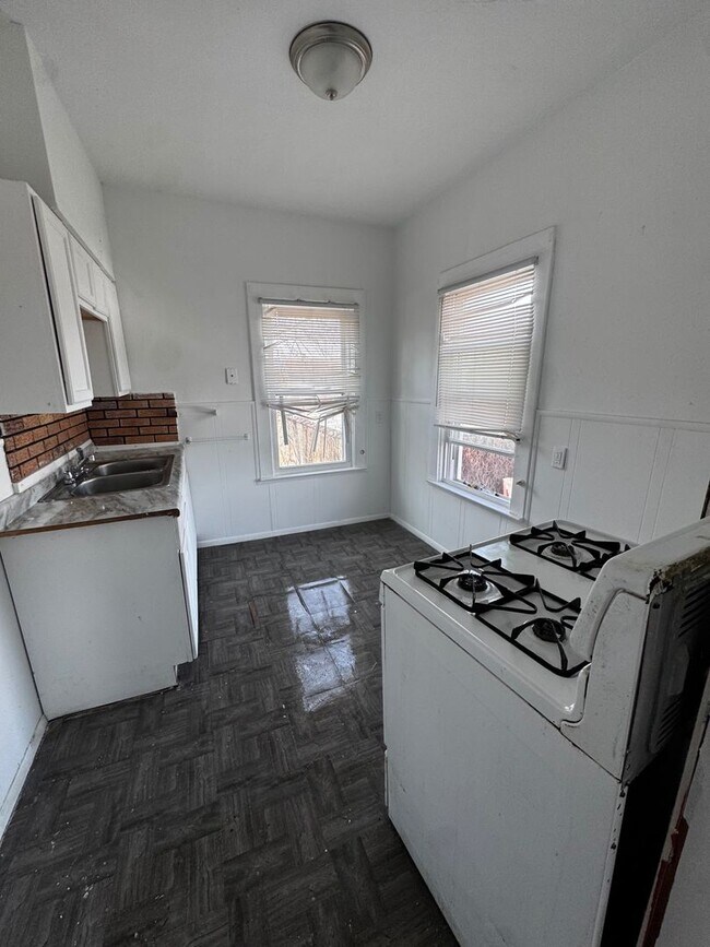 Building Photo - 880 Stevenson Rd