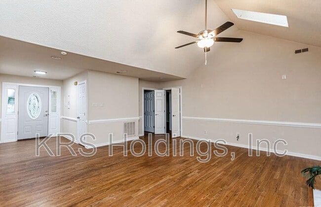 Building Photo - 6216 Heather Glen Rd