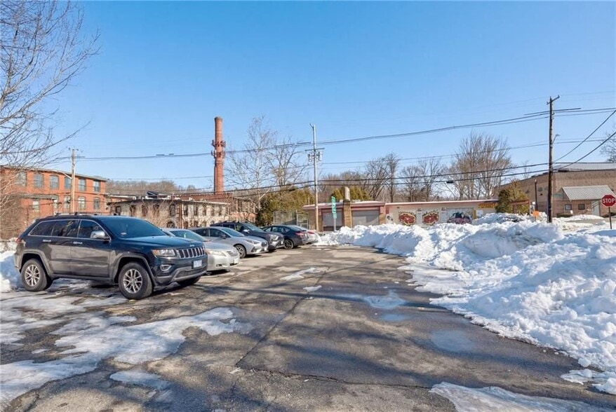 Building Photo - 16 Joseph St