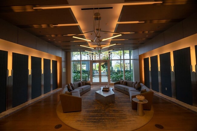 Building Photo - Spacious Studio Available Now!