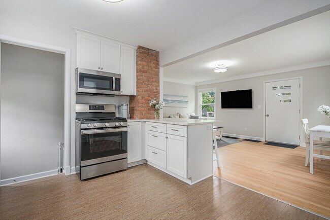 Building Photo - 1207 Prescott Ave