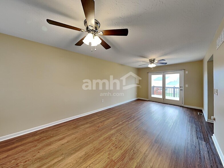 Building Photo - 10319 Fredricksburg Rd