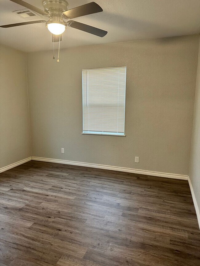 Building Photo - Great Home Located in the Lawton Heights Area! Pets Negotiable with Owner Approval!