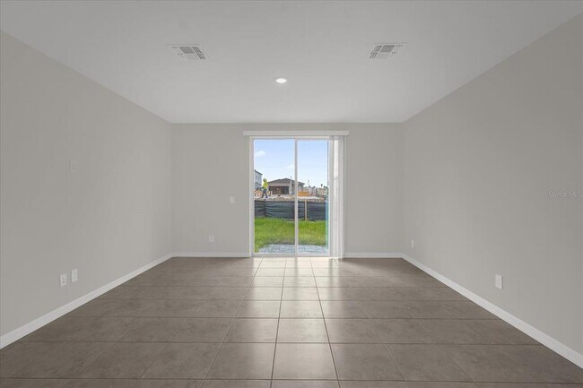 Building Photo - 5526 Clove Row