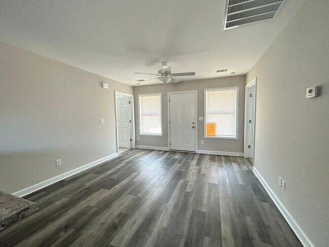 Building Photo - Three bedroom three bath available now!