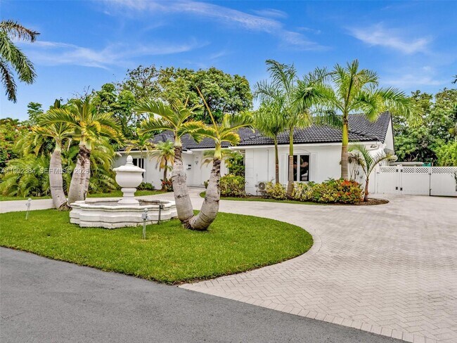 Building Photo - 413 Tamarind Dr