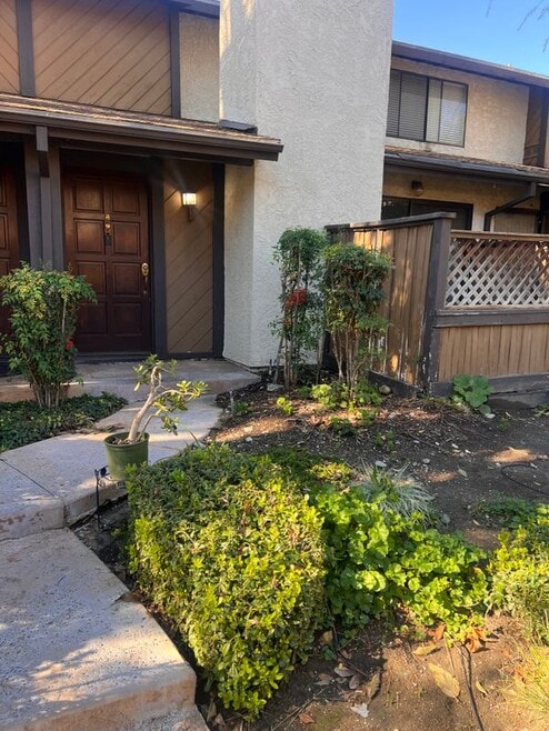 Building Photo - 18223 Soledad Canyon Rd