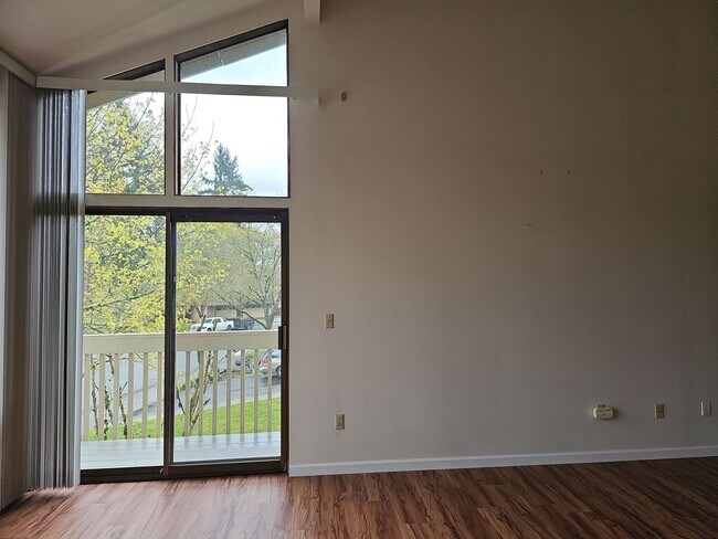 Building Photo - Amazing 3B/3B Single Family Home near Microsoft, prime Redmond location