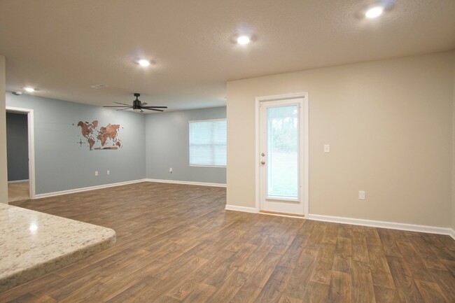 Building Photo - 4 /2 nearly brand new construction home in...