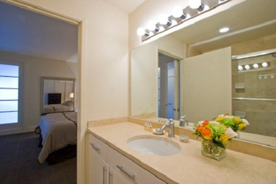 Building Photo - 1729 H St NW