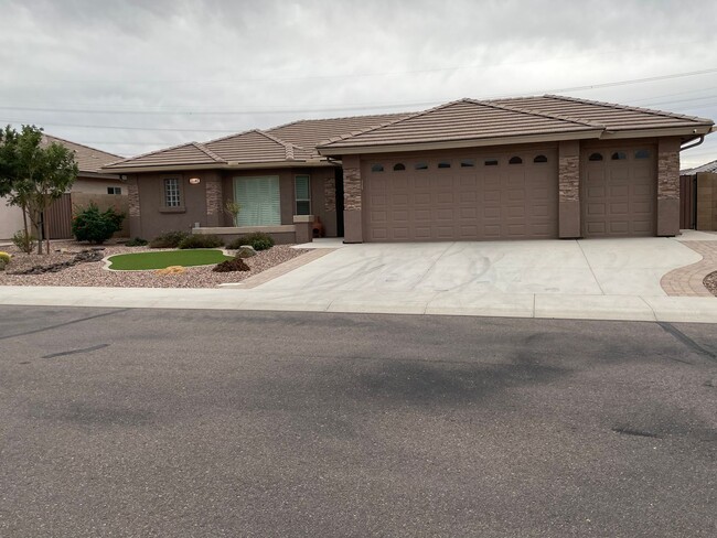 Building Photo - Mesa 2 Bed 2 Bath Single Story Golf Course...