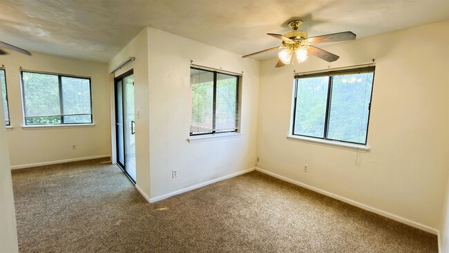 Building Photo - 1315 Airport Dr