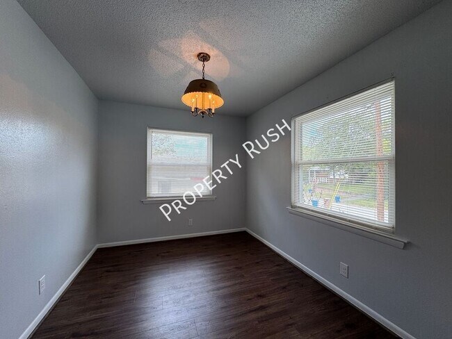 Building Photo - 3210 Joselin Ln