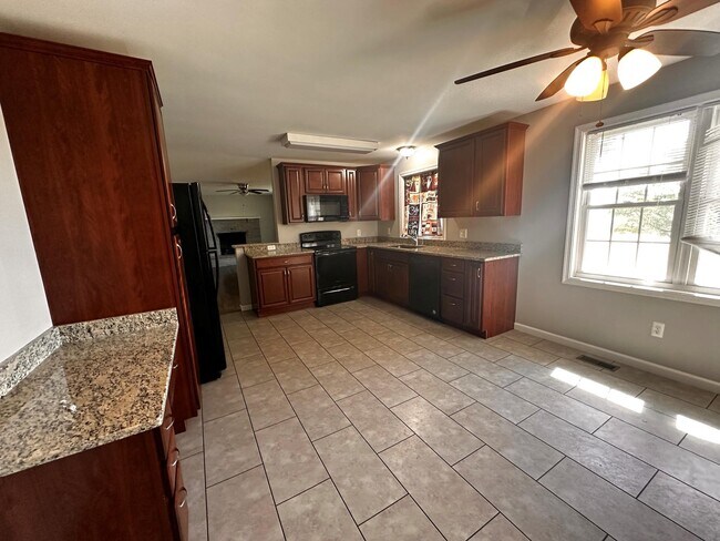 Building Photo - 2224 Dennings Rd