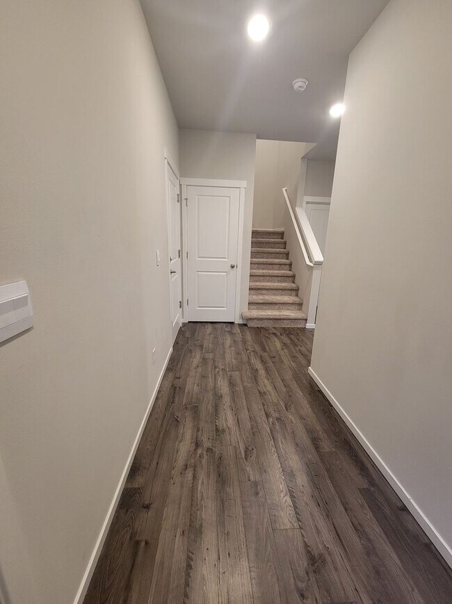 Building Photo - Spacious Bremerton 3 Bedroom, Available Now!