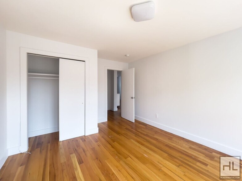 Building Photo - Spacious Bushwick 2 Bed 1-Bath / Great Loc...