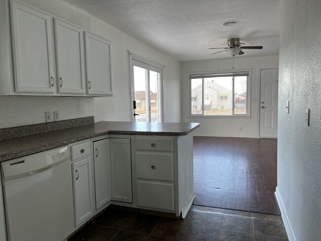 Kitchen - 617 Haines Ave