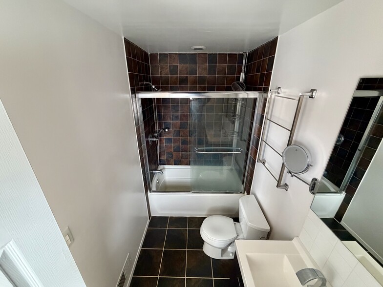 Building Photo - 15 Gallo Ct