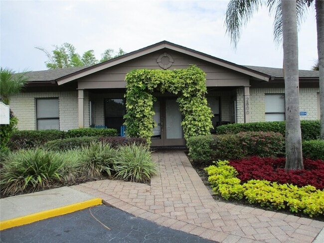Building Photo - 2840 Plaza Terrace Dr