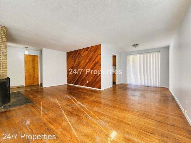 Building Photo - 3 br, 2 bath House - 3029 SE Swain Ave