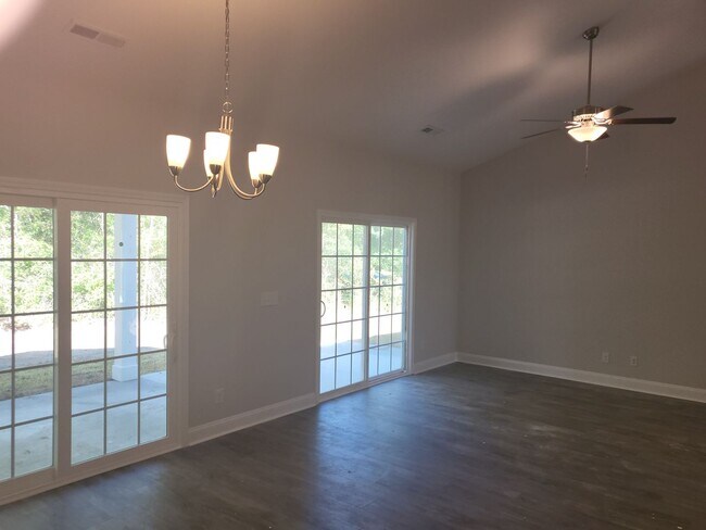 Building Photo - Nice 3 bedroom/2 bath home in Longs