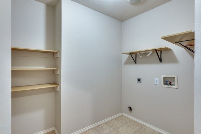 Building Photo - 5608 Seafield Ln