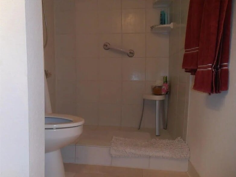 shower - 3550 Bay Sands Dr