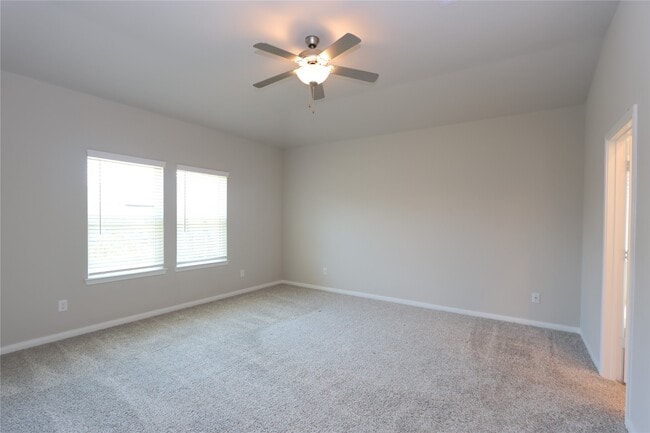 Building Photo - 7219 Toluca Dr