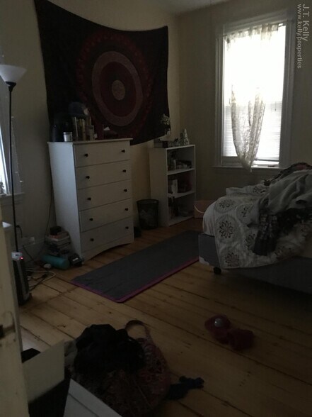 Building Photo - 192 Hillside St