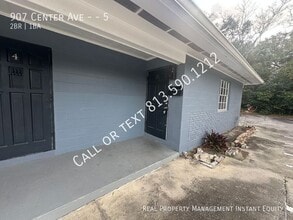 Building Photo - 907 Center Ave