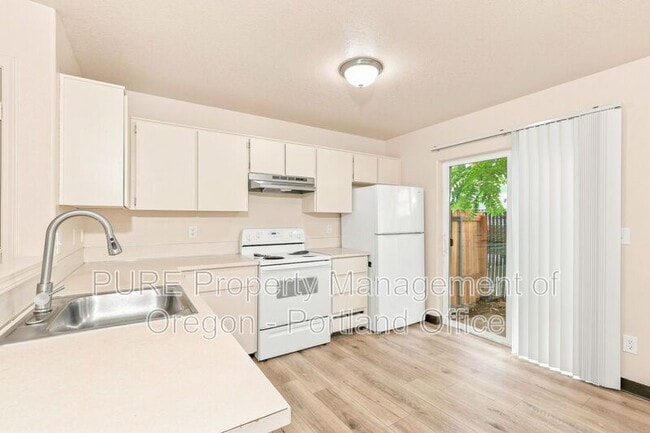 Building Photo - 2619 SE 125th Ave