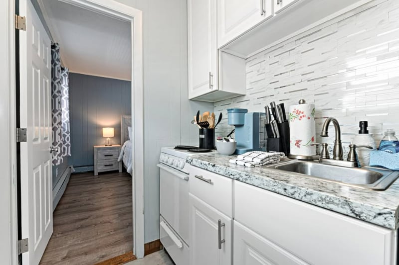 Building Photo - 46 E Grand Ave