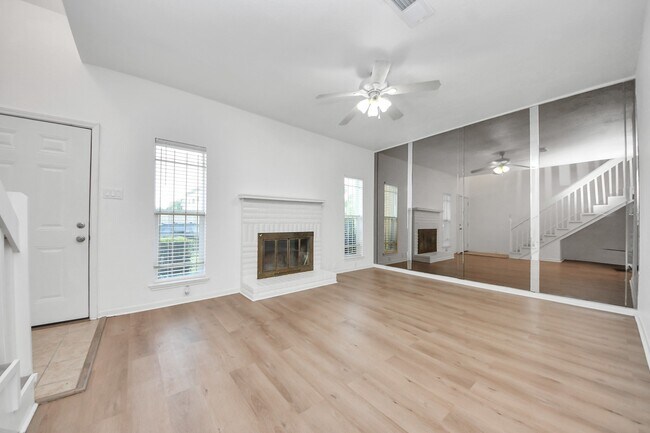 Building Photo - 12500 Brookglade Cir