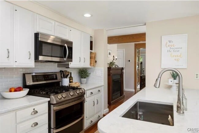 Building Photo - 2943 Lumbard Rd